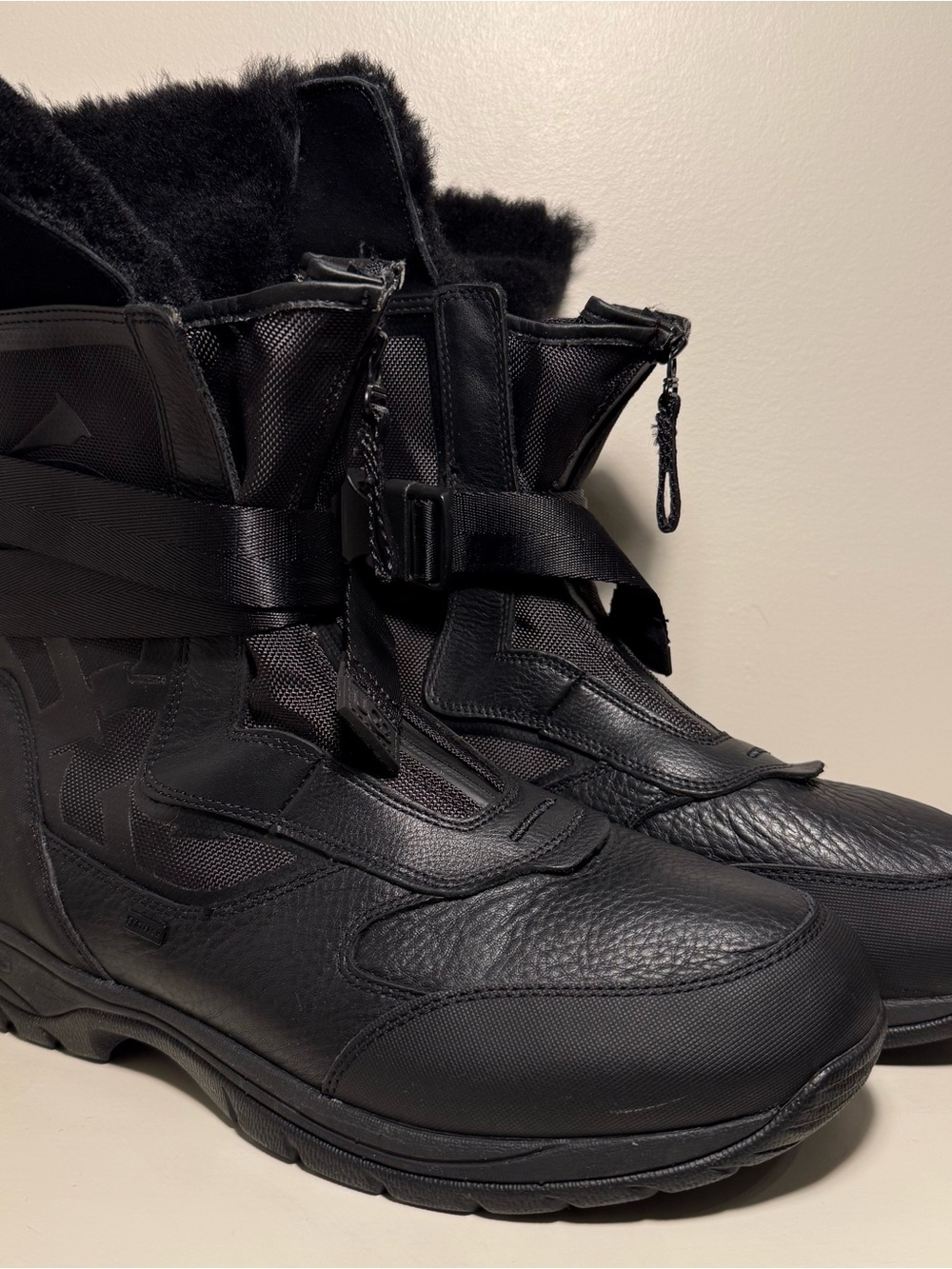 UGG Tahoe Black Waterproof Leather Fur Snow Boots Mens Size 12 Vibram Insulated